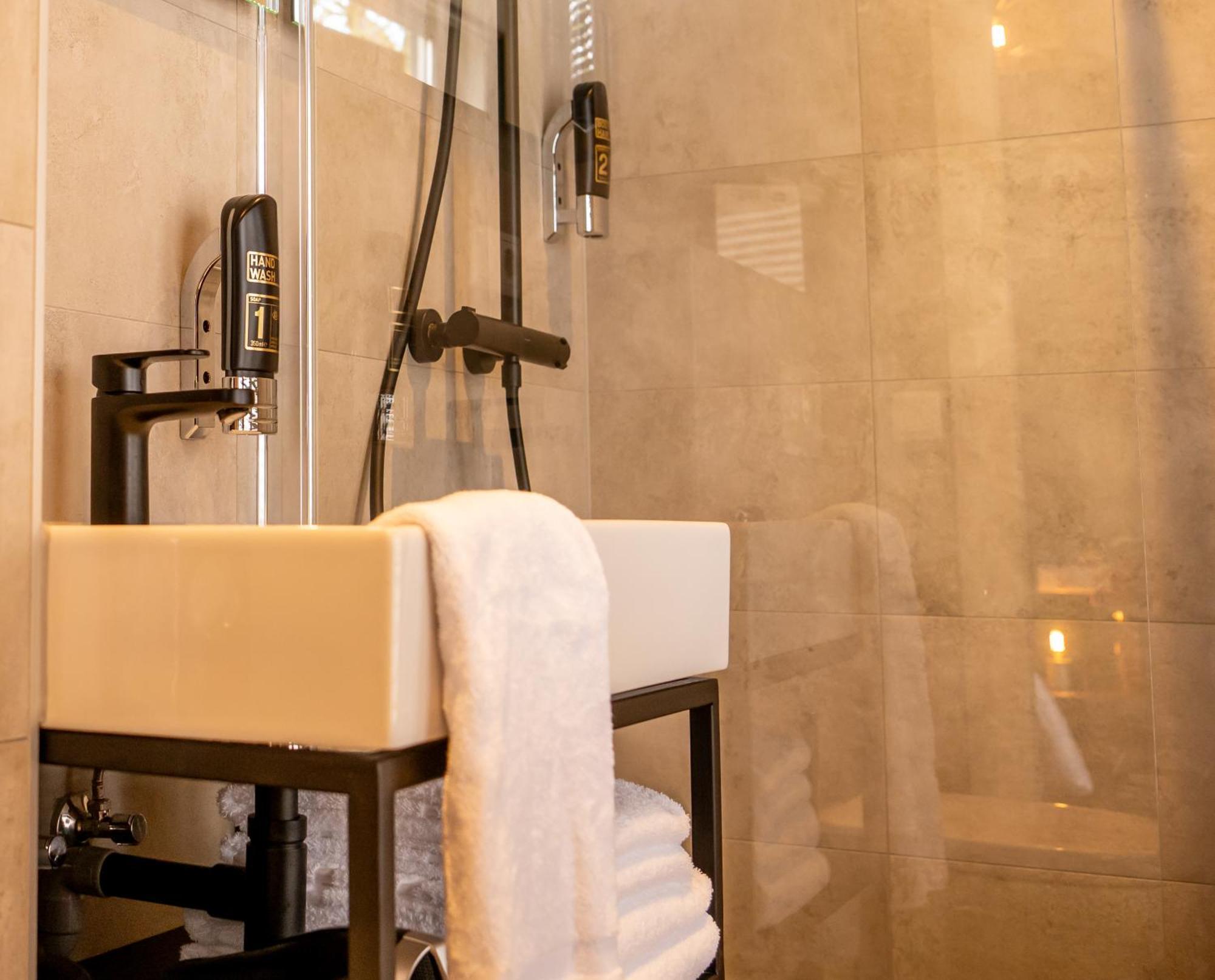 Hotel Bom Бур Хамстед Екстериор снимка